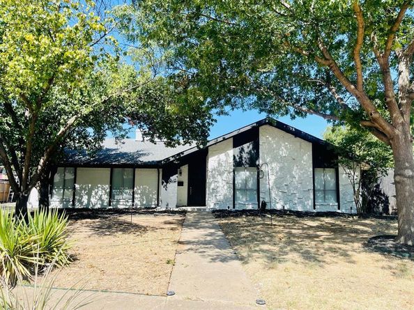 2605  Twinpost Court , Irving Texas 75062