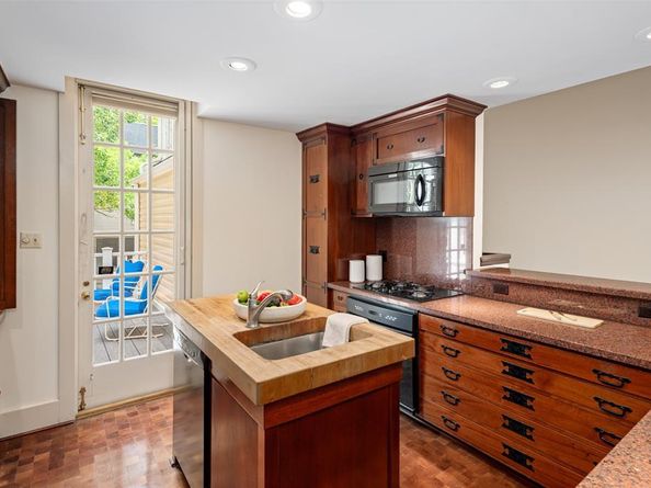 3601  Brown Street , Dallas Texas 75219