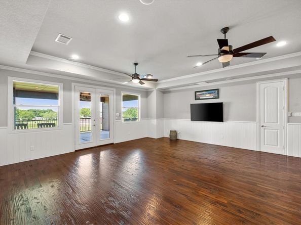 6412  Preferred Drive , Fort Worth Texas 76179