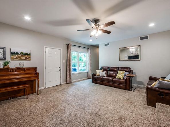 633  Woodland Street , Denton Texas 76209