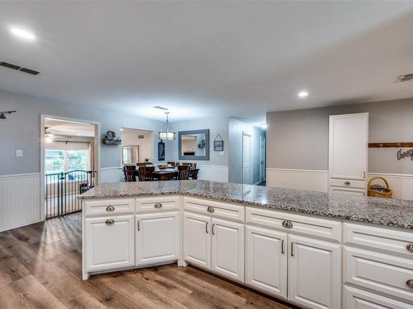 633  Woodland Street , Denton Texas 76209