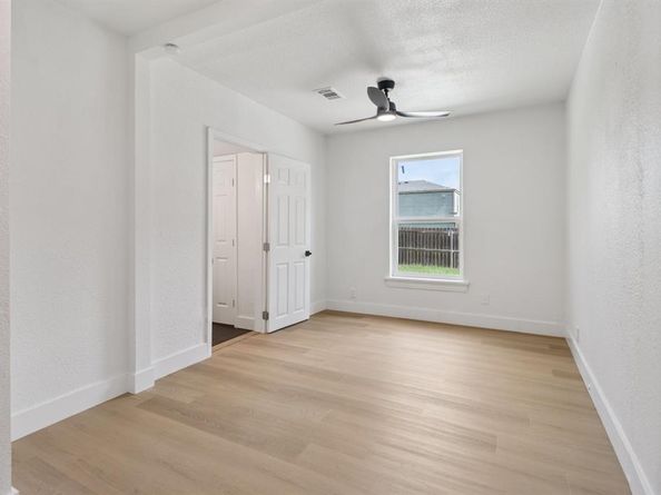 1105 N Sylvania Avenue , Fort Worth Texas 76111