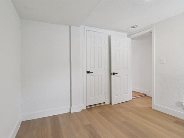 1105 N Sylvania Avenue , Fort Worth Texas 76111
