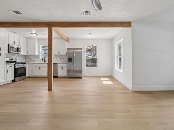 1105 N Sylvania Avenue , Fort Worth Texas 76111