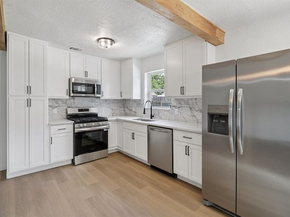 1105 N Sylvania Avenue , Fort Worth Texas 76111