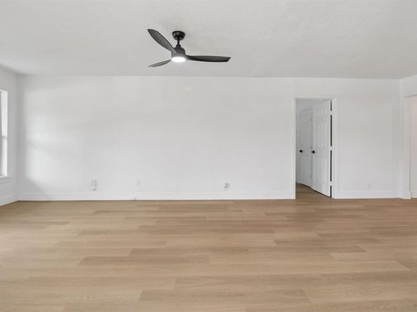 1105 N Sylvania Avenue , Fort Worth Texas 76111