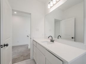 1224  Elva Warren Street , Fort Worth Texas 76115