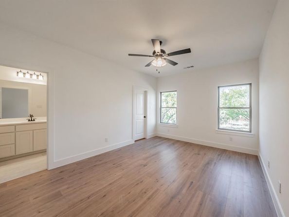 1224  Elva Warren Street , Fort Worth Texas 76115