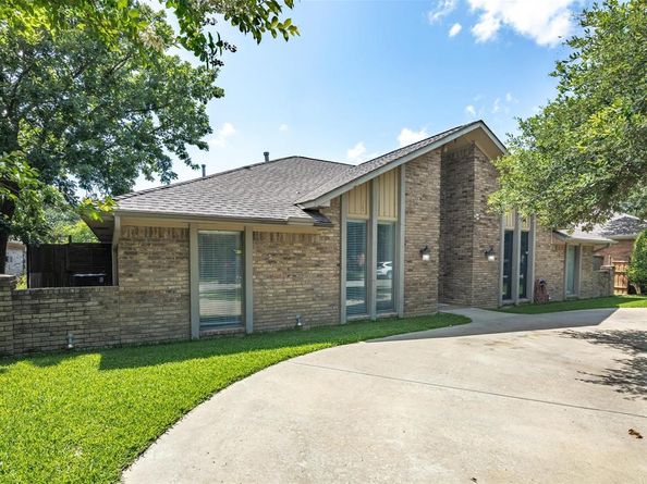 10315  Cimmaron Trail , Dallas Texas 75243