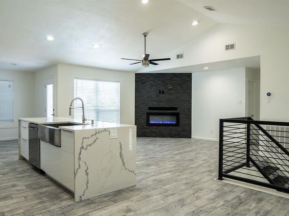 624  Mission Hills Drive , Arlington Texas 76018
