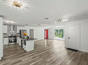 3423 W Clarendon Drive , Dallas Texas 75211
