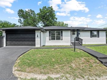 3423 W Clarendon Drive 