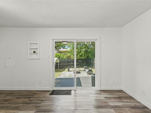 3423 W Clarendon Drive , Dallas Texas 75211