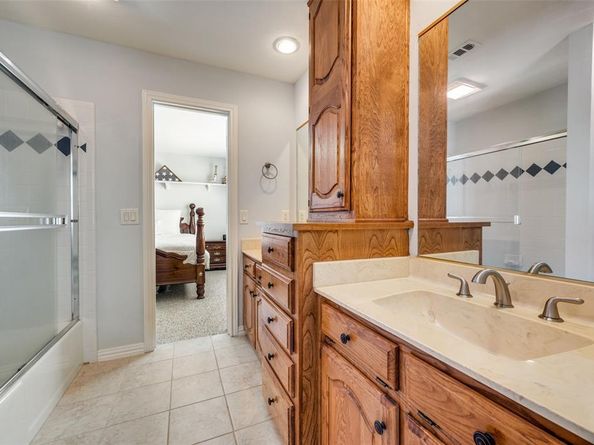 1113  Derbyshire Lane , Carrollton Texas 75007
