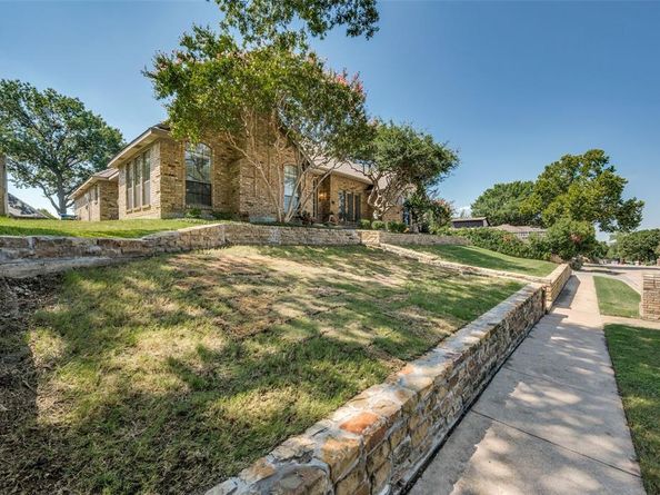 1113  Derbyshire Lane , Carrollton Texas 75007
