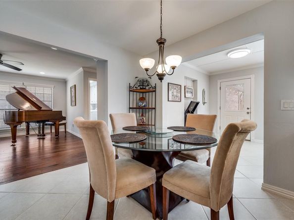 1113  Derbyshire Lane , Carrollton Texas 75007