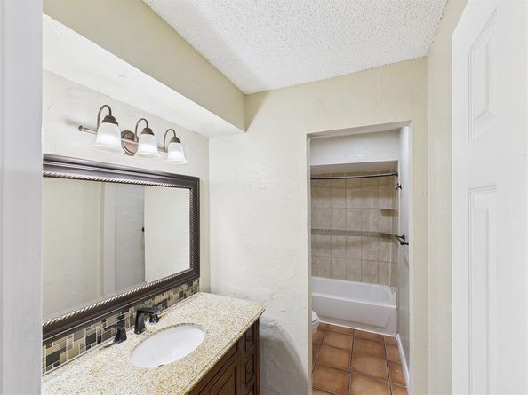 1310  Toyah Creek Lane , Garland Texas 75040