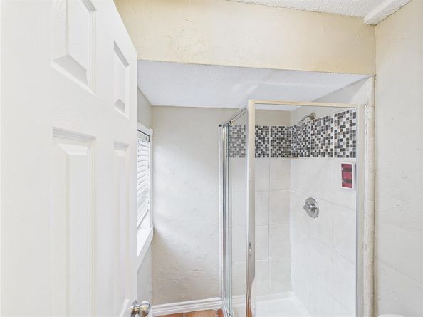 1310  Toyah Creek Lane , Garland Texas 75040