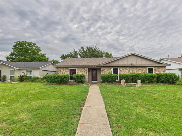 1310  Toyah Creek Lane , Garland Texas 75040