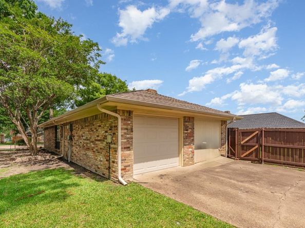 13426  Whispering Hills Drive , Dallas Texas 75243