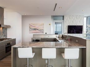 2900  McKinnon Street  1001, Dallas Texas 75201