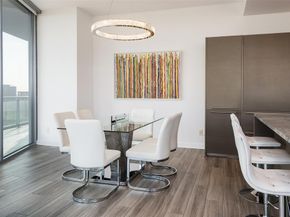 2900  McKinnon Street  1001, Dallas Texas 75201