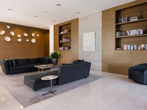 2900  McKinnon Street  1001, Dallas Texas 75201