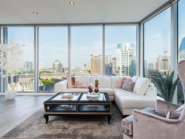 2900  McKinnon Street  1001, Dallas Texas 75201