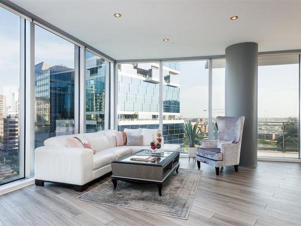 2900  McKinnon Street  1001, Dallas Texas 75201