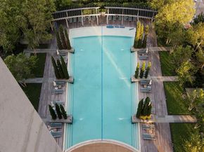 2900  McKinnon Street  1001, Dallas Texas 75201