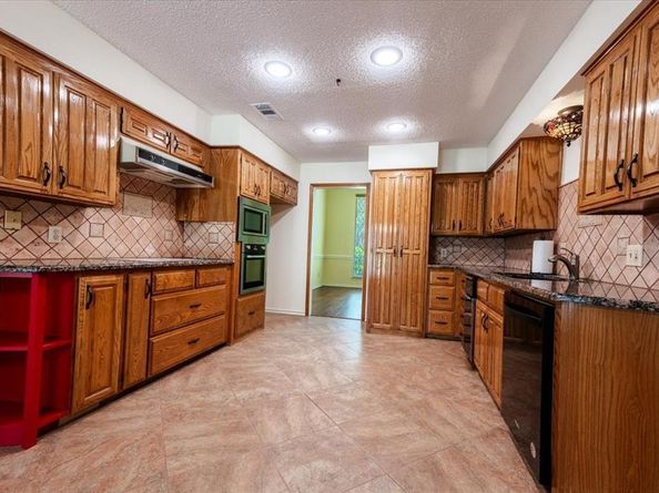 1115  Shady Oak Trail , Mansfield Texas 76063