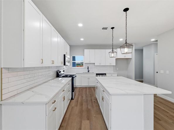 1315  Bessie Street , Fort Worth Texas 76104