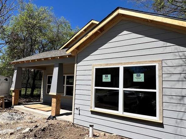 1315  Bessie Street , Fort Worth Texas 76104