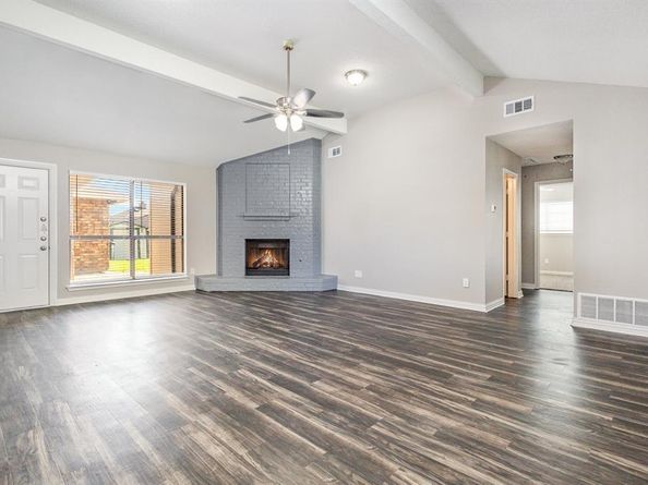 2111  Stein Way , Carrollton Texas 75007