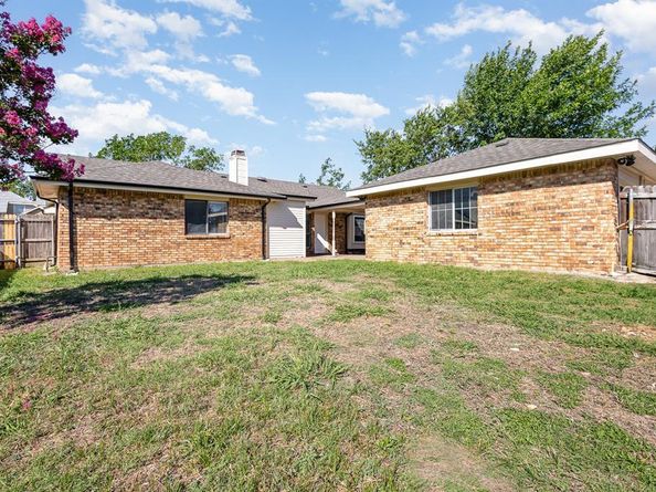 2111  Stein Way , Carrollton Texas 75007