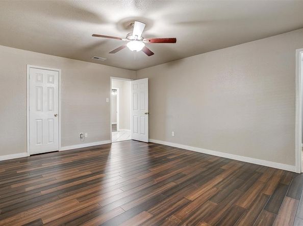 1300  Steinburg Lane , Fort Worth Texas 76134