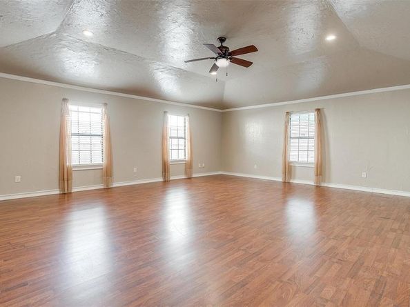 1300  Steinburg Lane , Fort Worth Texas 76134