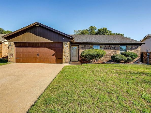 1300  Steinburg Lane , Fort Worth Texas 76134
