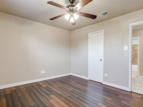 1300  Steinburg Lane , Fort Worth Texas 76134