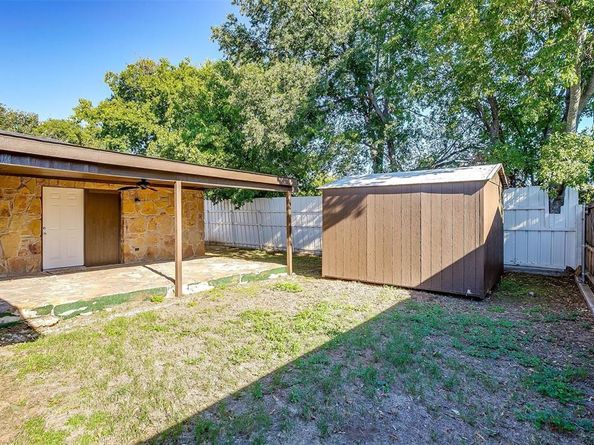 1300  Steinburg Lane , Fort Worth Texas 76134