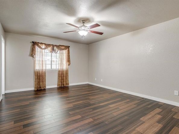 1300  Steinburg Lane , Fort Worth Texas 76134