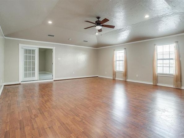 1300  Steinburg Lane , Fort Worth Texas 76134