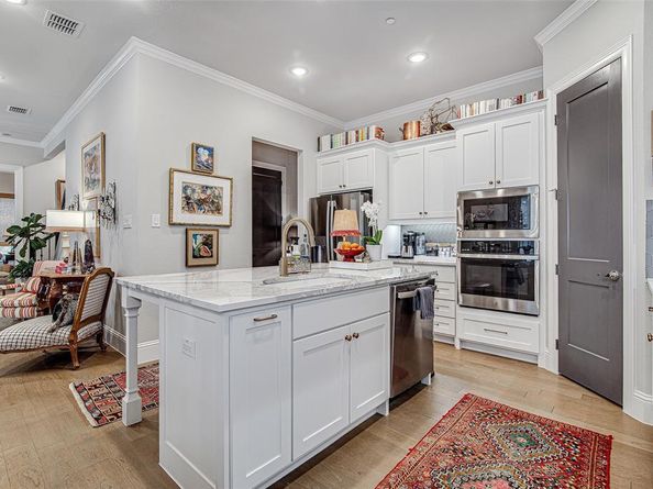 307  Sunset Lane  101, Fort Worth Texas 76114