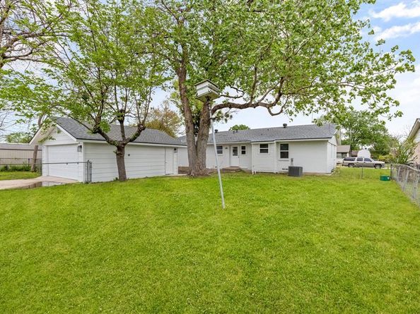 703  Caladium Drive , Mesquite Texas 75149