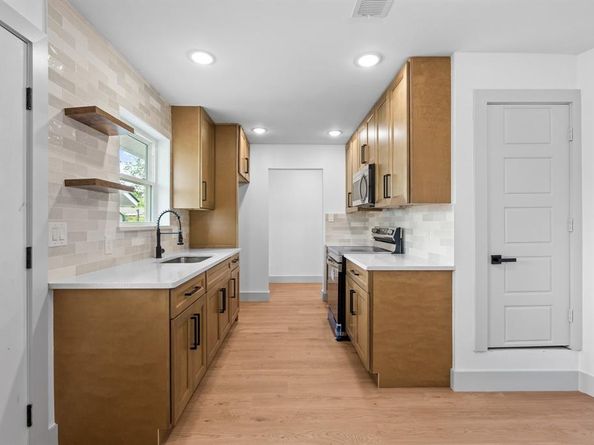 703  Caladium Drive , Mesquite Texas 75149