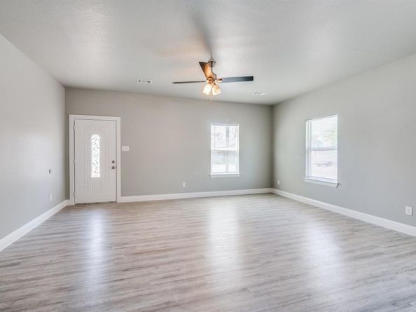 2751  1st Street , Fort Worth Texas 76111