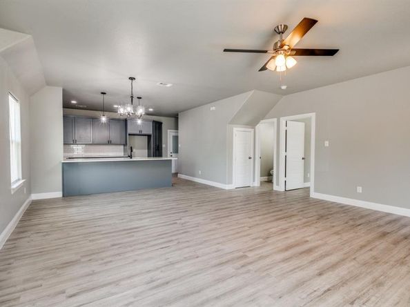 2751  1st Street , Fort Worth Texas 76111
