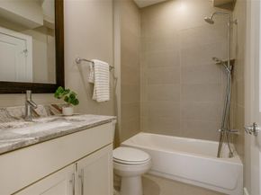 381 E Greenbriar Lane  804, Dallas Texas 75203
