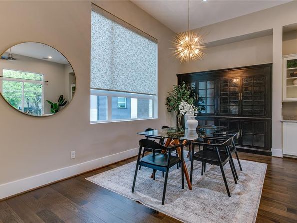 381 E Greenbriar Lane  804, Dallas Texas 75203