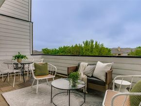 381 E Greenbriar Lane  804, Dallas Texas 75203